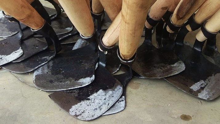 Kemenkop Bakal Prioritaskan Pelatihan Bagi Pengrajin Cangkul