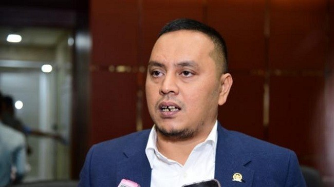 NasDem: Spanduk Omnibus Law Sikap dari Pengecut