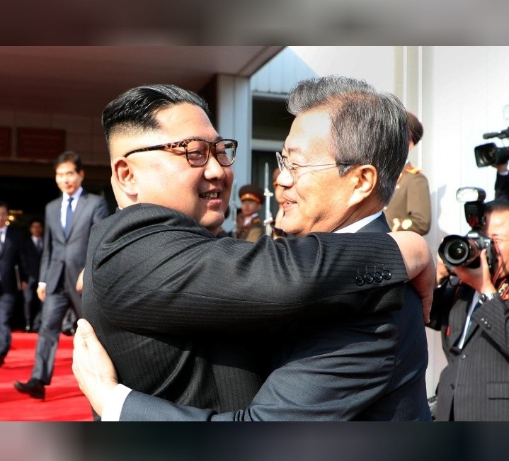 Dilanda Corona, Jong Un Kirim Surat ‘Cinta’ ke Presiden Korsel