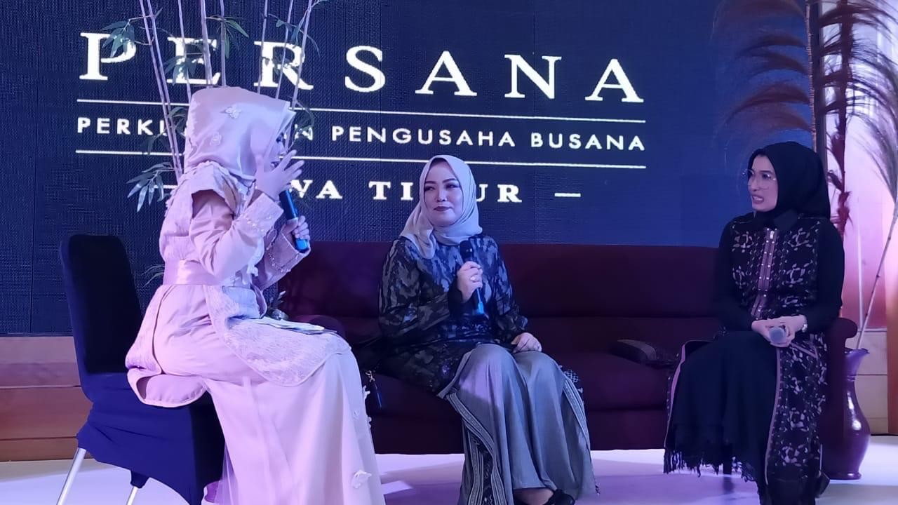Arzeti Bilbina Akui Produk Busana Dalam Negeri Lebih Nyaman Ketimbang Luar Negeri