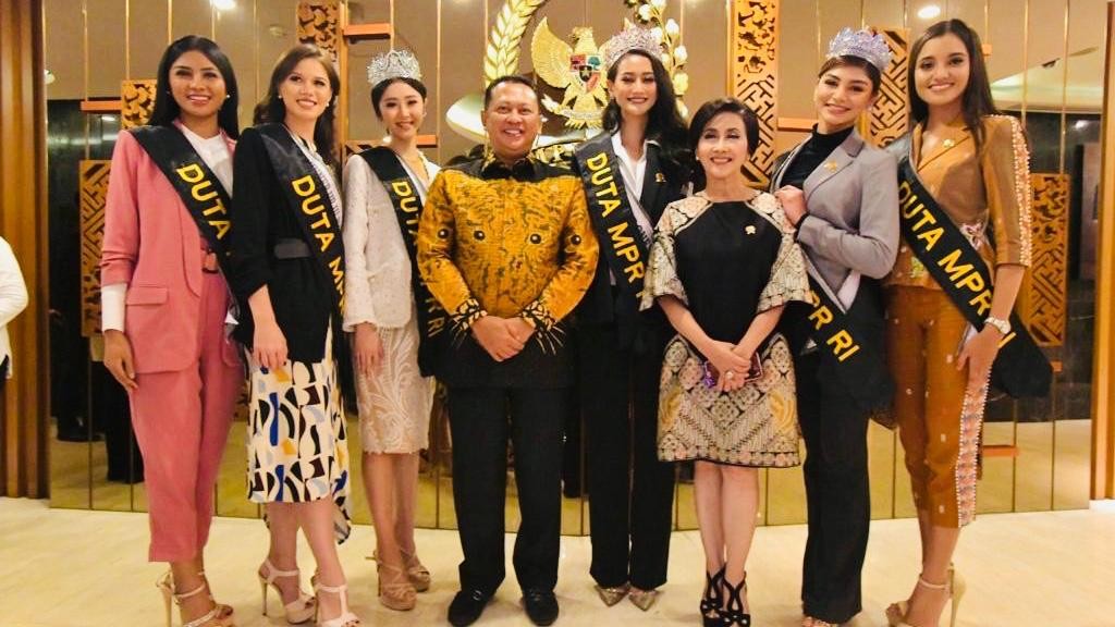 Enam Finalis Puteri Indonesia Diangkat Sebagai Duta Empat Pilar MPR RI
