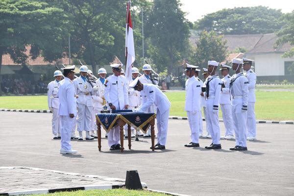 Dankodiklatal Melantik dan Mengambil Sumpah 600 Prajurit TNI AL Strata Tamtama