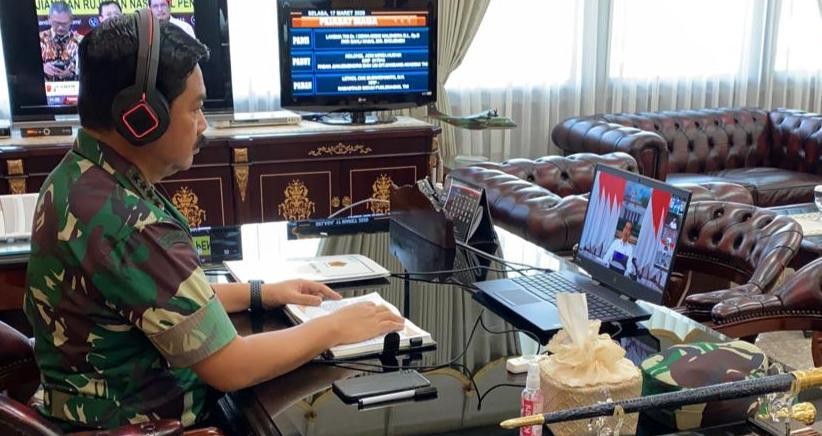 Panglima TNI Rapat Dengan Presiden RI Melalui Video Conference