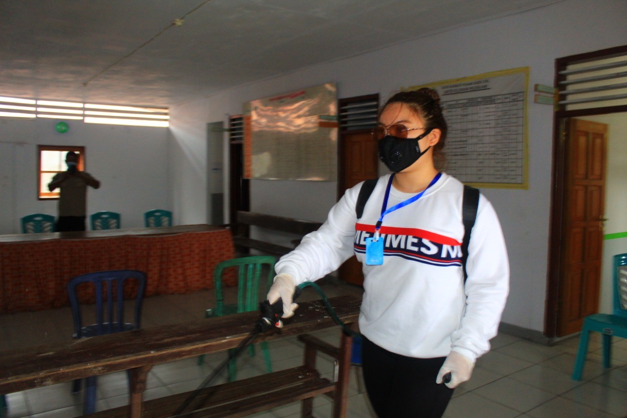 Ketimbang Ikut Test Covid-19, Hillary Memilih Bawa Bantuan ke Dapil