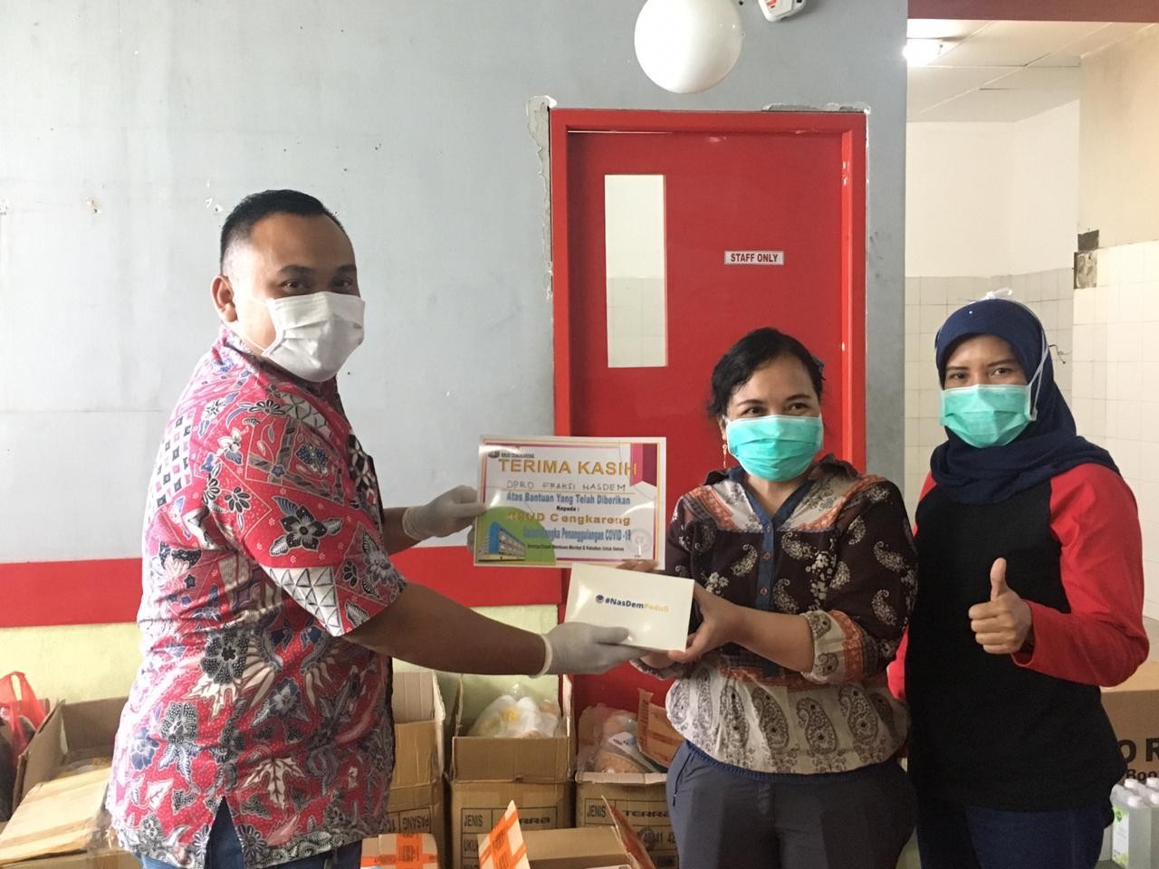 Getol Lawan Corona, NasDem DKI Bagikan Puluhan Ribu Masker dan Hands Sanitizers