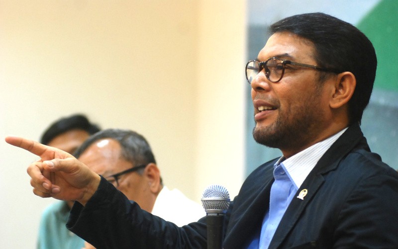 Nasir Djamil : Tolak Darurat Sipil Hadapi Wabah Corona