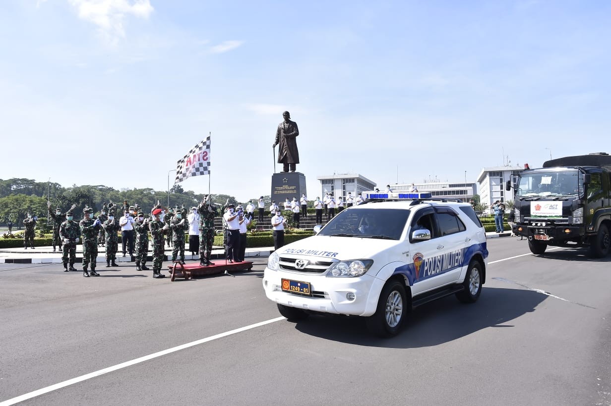 TNI Bersama ACT Bantu Ringankan Beban Masyarakat Akibat Pandemi Covid-19