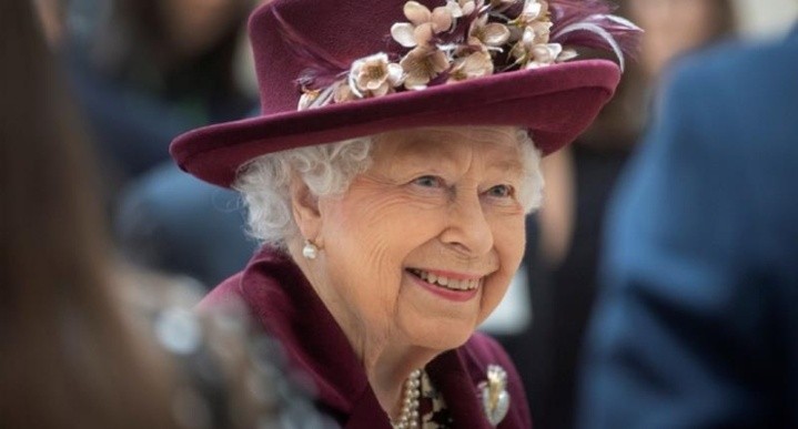 Corona Menggila, Ratu Elizabeth Semangati Warga Inggris