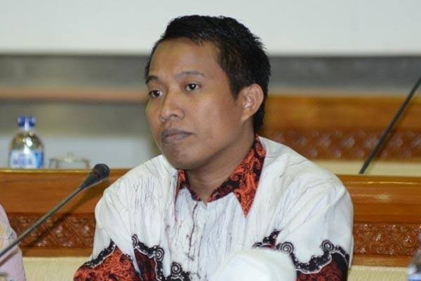 Onmibus Law Malah Bikin Ribet, Elnino : Pembahasannya Tak Boleh Kebut Semalam