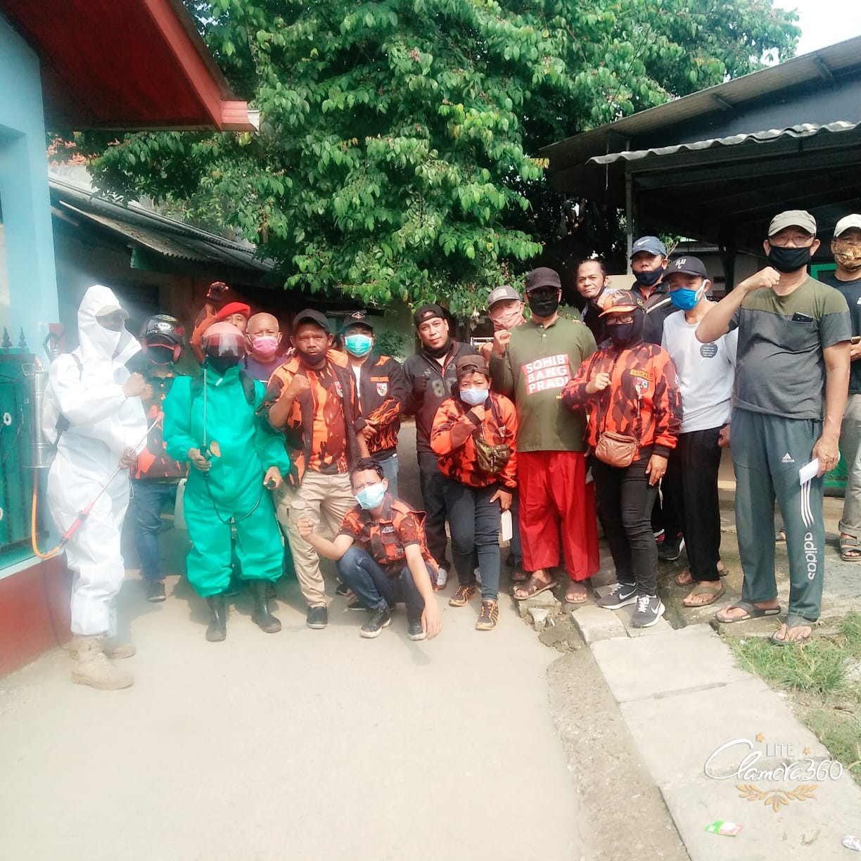 Apresiasi Relawan Penyemprot Disinfektasn Mulai Bermunculan