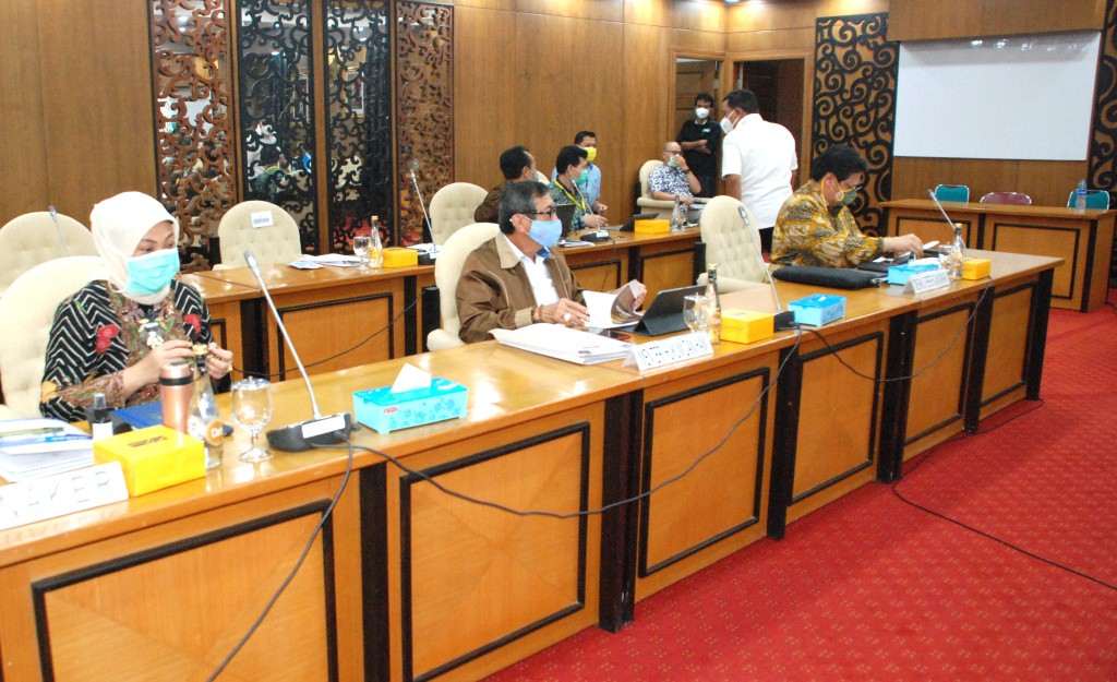 Baleg DPR Raker Dengan Tiga Menteri