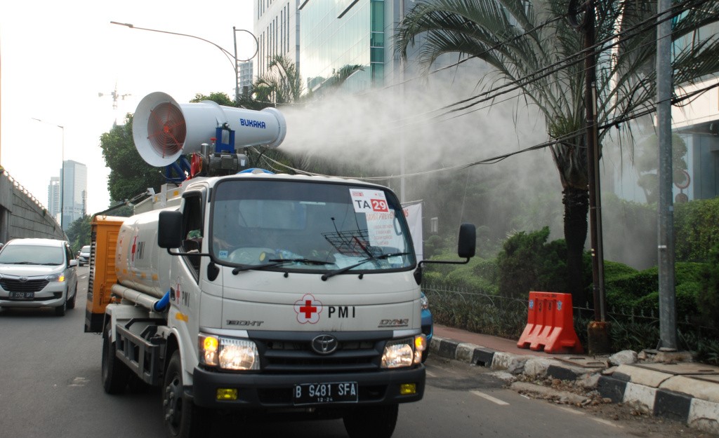PMI Pusat Semprot Disinfektan