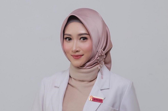Kisah Sukses Dokter Vanda Yang Juga Membidangi Make Up Artist, Seperti Apa Ceritanya?