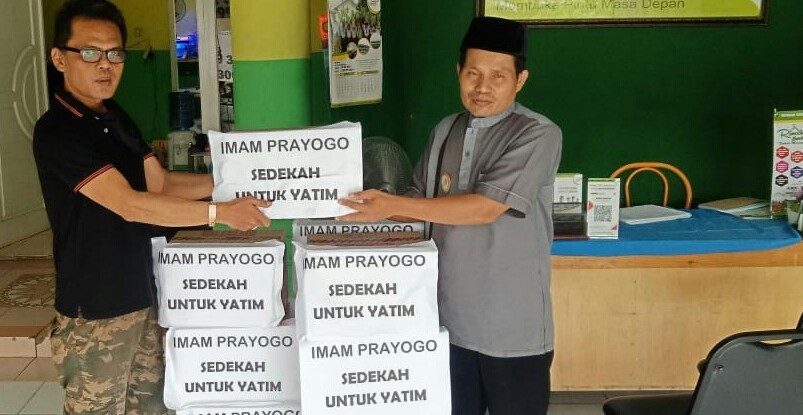 Imam Prayogo Beri Santunan Ke Panti Asuhan Rumah Harapan Cikarang Baru