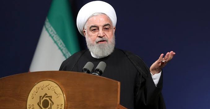 Virus Corona Mereda, Iran Buka Masjid Untuk Salat