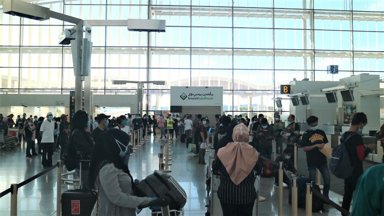 98 WNI/PMI Pulang Ke Indonesia Dari Brunei