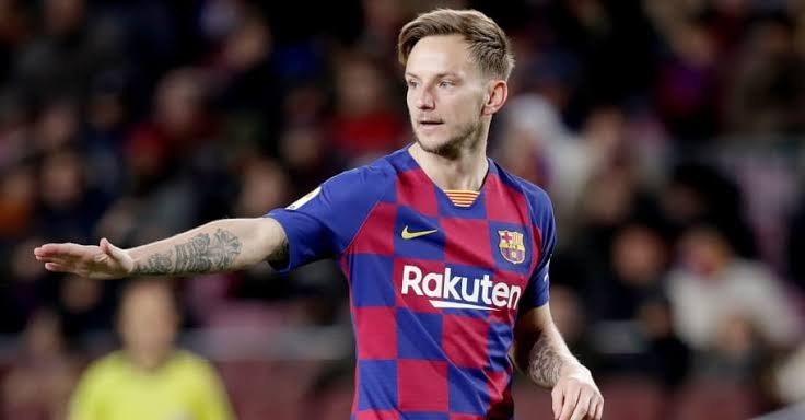 Dikaitkan Dengan Klub Top, Rakitic Masih Betah di Barca