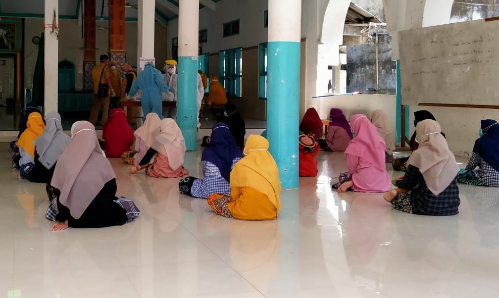 114 Santri di Lamongan Jalani Screening