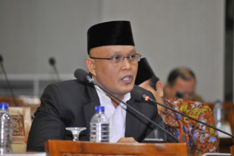 Izinkan Warga 45 Tahun ke Bawah Beraktivitas, Bukti Tak Ada Komando Penanganan Corona
