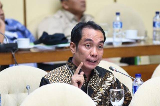 Fauzi H Amro: Pemerintah Tidak Konsisten Mengakhiri Wabah Corona