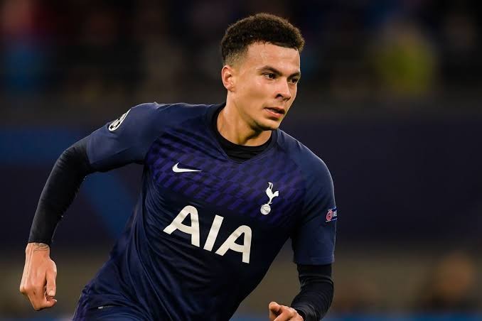 Pemain Tottenham Dirampok, Perhiasan Digondol Maling