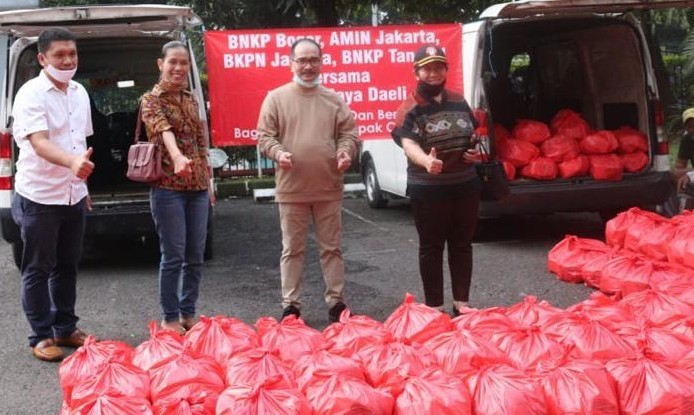 Pelayanan Berbagi Kasih Salurkan Sembako Bagi Warga Terdampak Covid-19