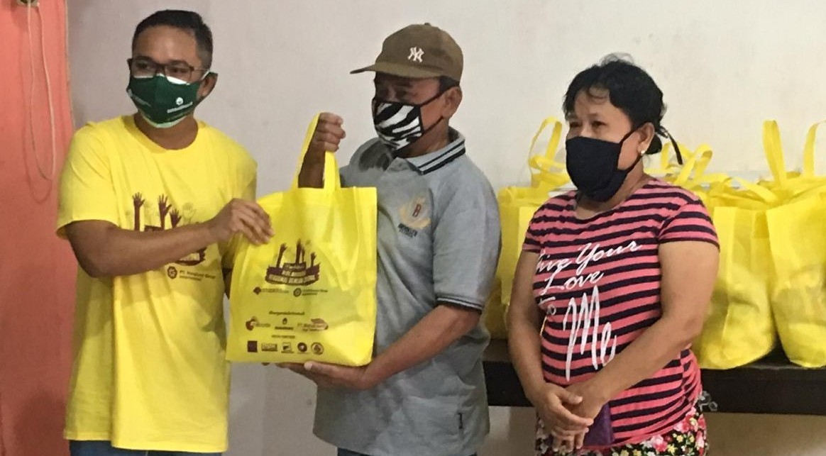 Mahakaam Group Bagikan Sembako untuk Warga Terdampak Covid-19