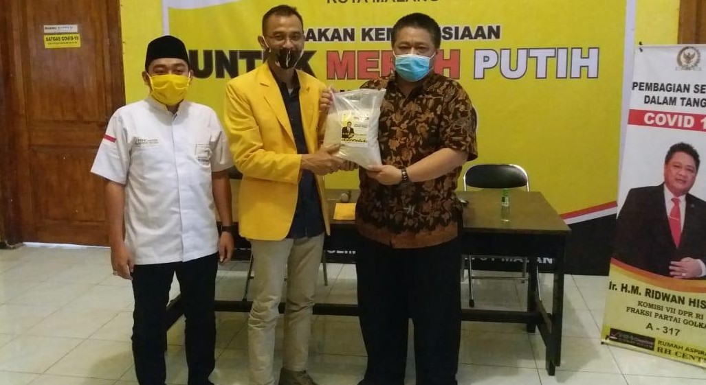 Ridwan Hisjam Bagikan 10.000 Paket Sembako untuk Masyarakat Malang Raya
