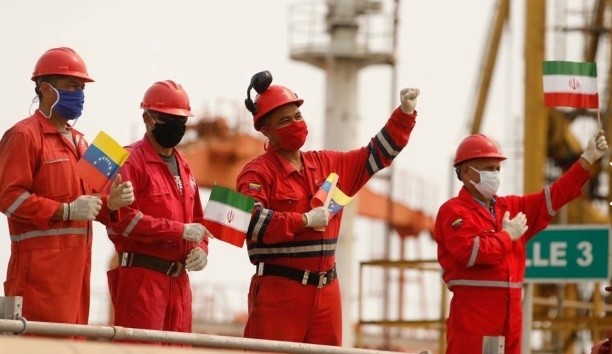 Tak Bisa Hentikan Iran, Amerika 'Teror' Negara Lain