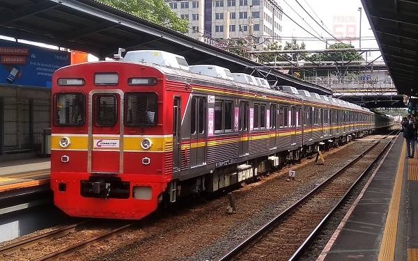 Mulai Senin Ini, PT KCI Tambah Jam Operasional KRL