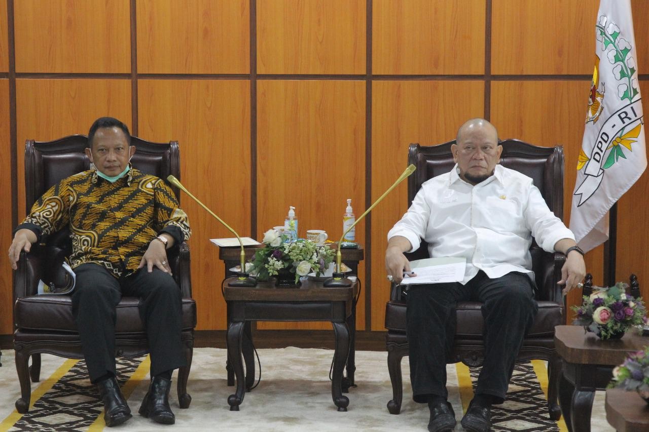 Mendagri Tito Tunggu Keputusan Gubernur Jatim Soal Nasib Bupati Jember
