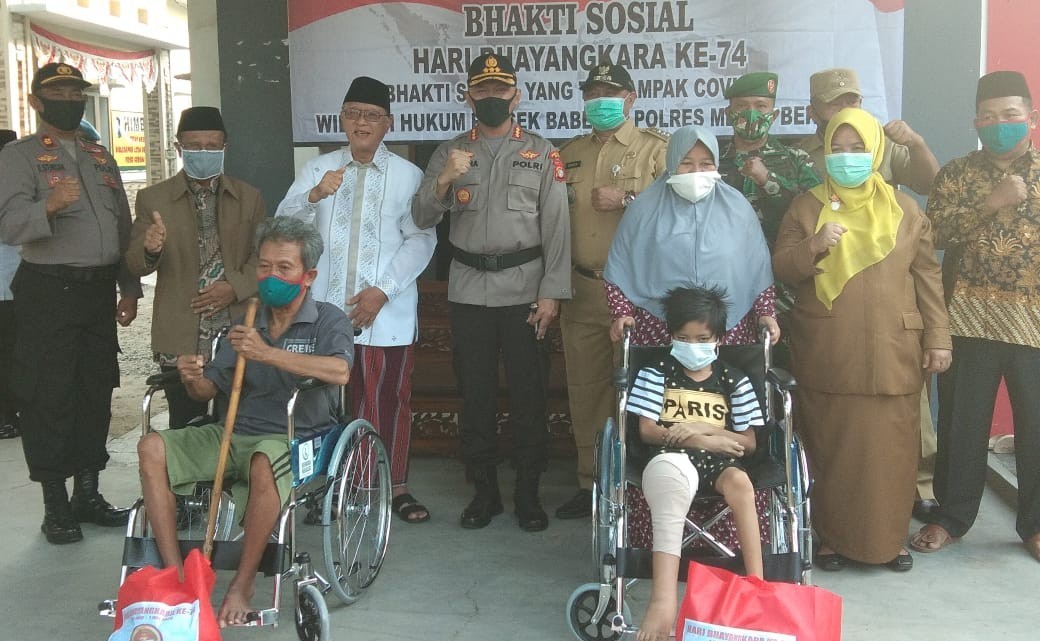 Kapolrestro Bekasi Gelar Baksos di Komplek Makam KH. Noer Ali