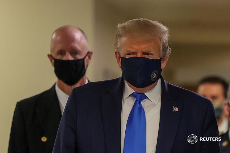 Corona Tembus 3 Juta Orang, Akhirnya Trump Pakai Masker Juga