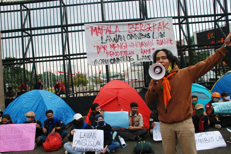Stop Melayani Koorporasi Dan Batalkan RUU Omnibus Law