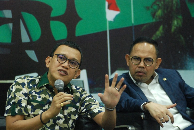 Dialektika Demokrasi  "Polemik Lobster: Untungkan Rakyat atau Pengusaha?”