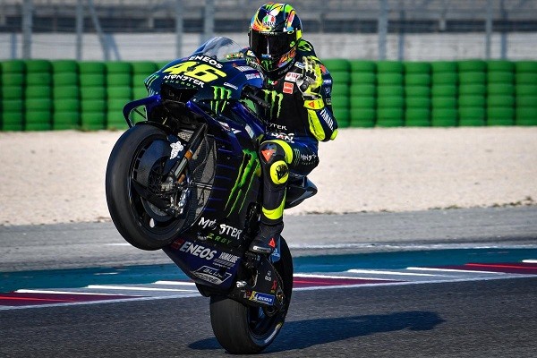 Yamaha Minta Rossi Ubah Gaya Balapnya 