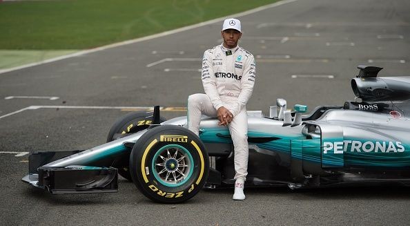 Lewis Hamilton  Buat Fans Mercedes Terpana
