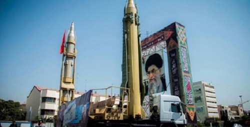 Abaikan Tuntutan Amerika, Iran Pamer Rudal Balistik
