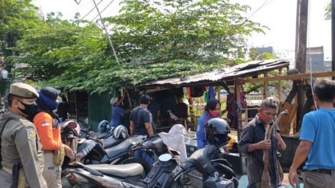 Enam Bangunan Liar Di Jatinegara Dibongkar Untuk Bangun Tugu Covid-19