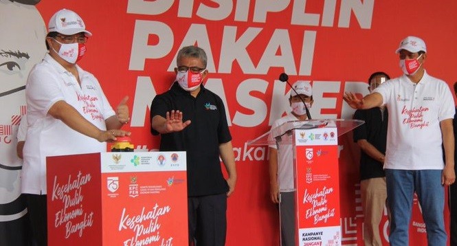Airlangga Ingatkan Masyarakat Gunakan Masker Secara Disiplin