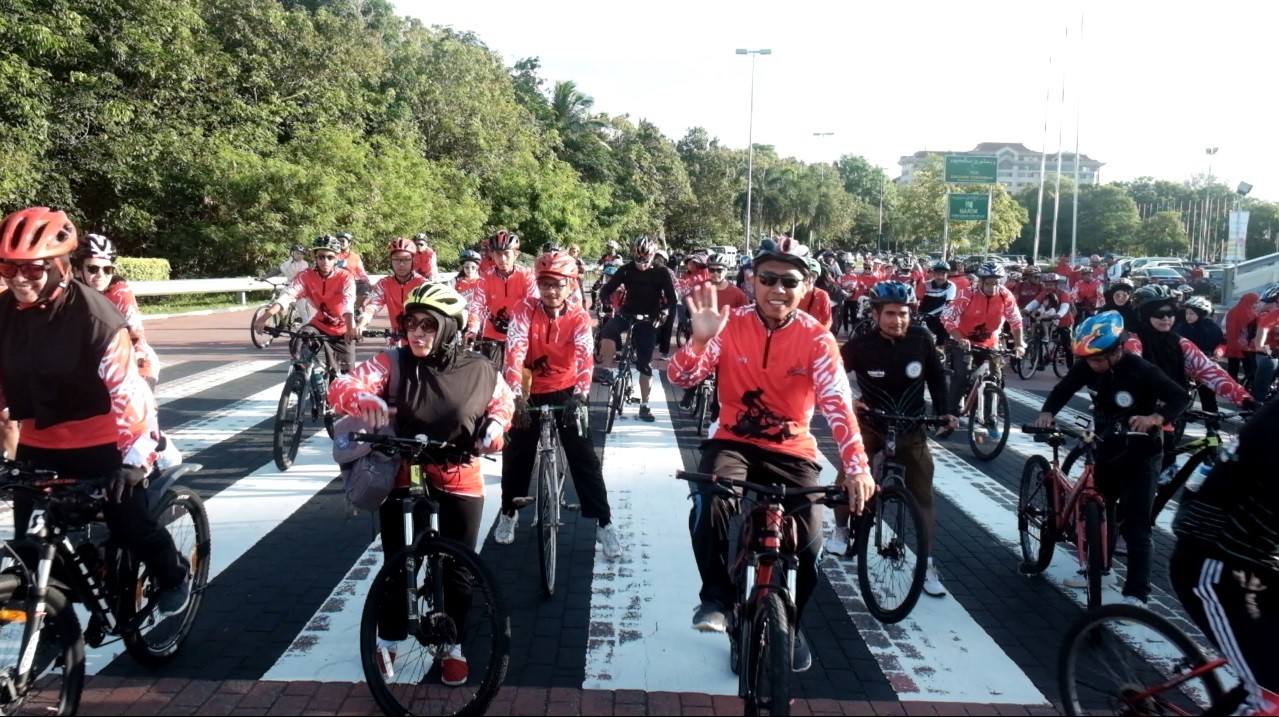 Gowes Keliling Bandar Seri Begawan Tutup Perayaan HUT ke-75 Kemerdekaan RI