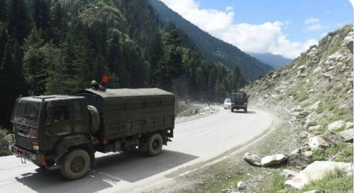 Memanas, India Kerahkan Pasukan di Perbatasan Dengan China