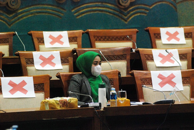 Ratna Juwita Sari Di Komisi VII DPR
