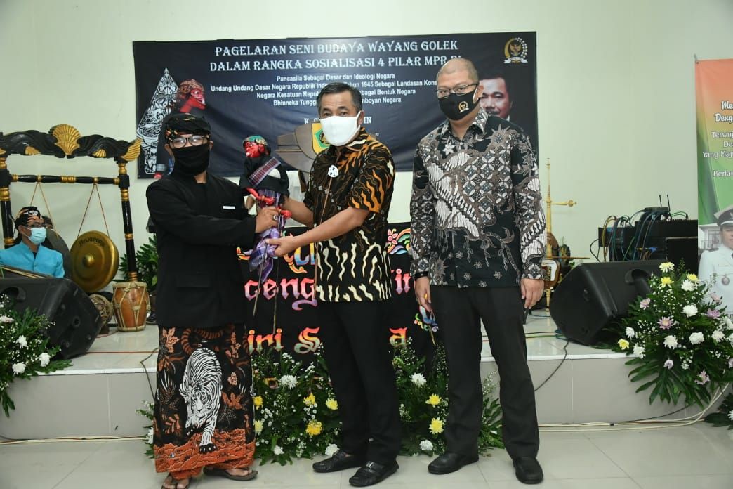 Lewat Pagelaran Wayang Golek, Sarifuddin Sudding: Keragaman Yang Dikelola Dengan Baik Merupakan Kekuatan Bangsa 