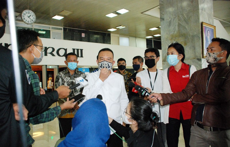  Wakil Ketua DPR RI Sufmi Dasco Ahmad Jawab Pertanyaan Wartawan
