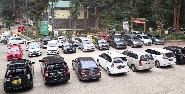 Agya Ayla Solidaritas Touring Ceria ke Situ Gunung Sukabumi