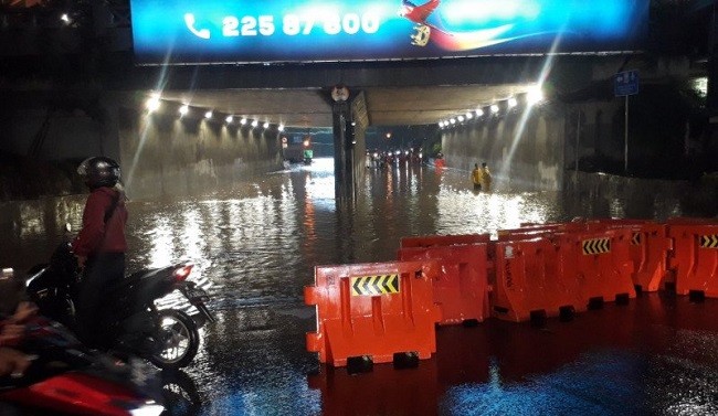 Setelah Hujan Tiga Jam, Sejumlah Ruas Jalan Ibu Kota Tergenang