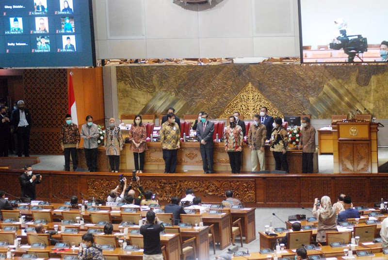 DPR Sahkan Omnibuslaw Cipta Kerja