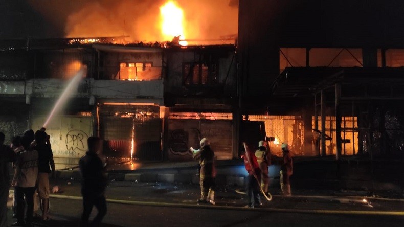 Bioskop Grand Theatre Simpang Lima Senen Terbakar