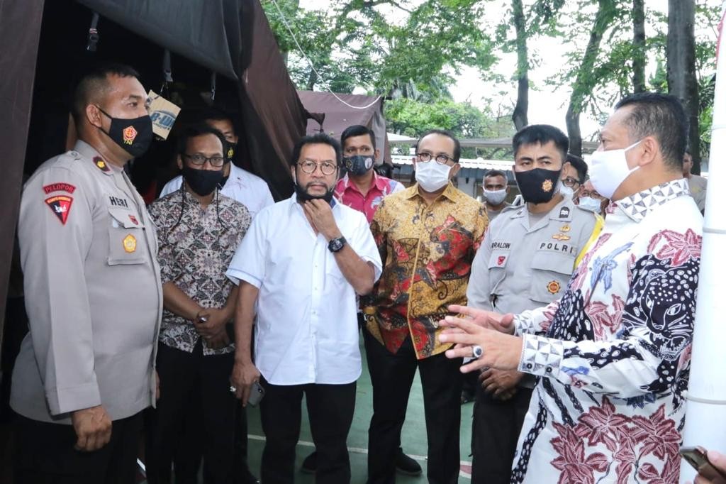 Bamsoet Berikan Bantuan Makanan bagi Personil Brimob di Komplek MPR/DPR/DPD RI
